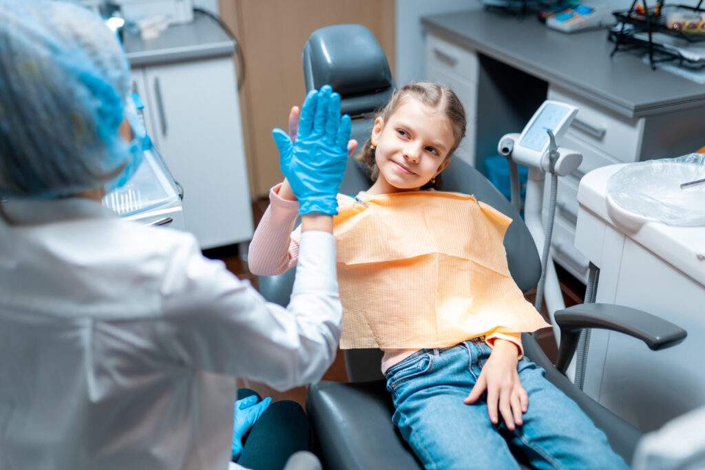 Odontopediatría: primera visita, caries en niños y hábitos que protegen la sonrisa